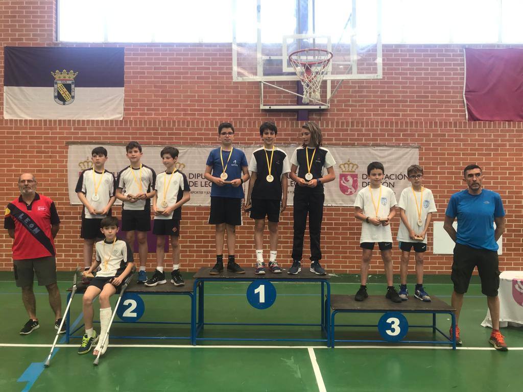 Imágenes del Campeonato Provincial de Tenis de Mesa, organizado por la Diputación de León. 