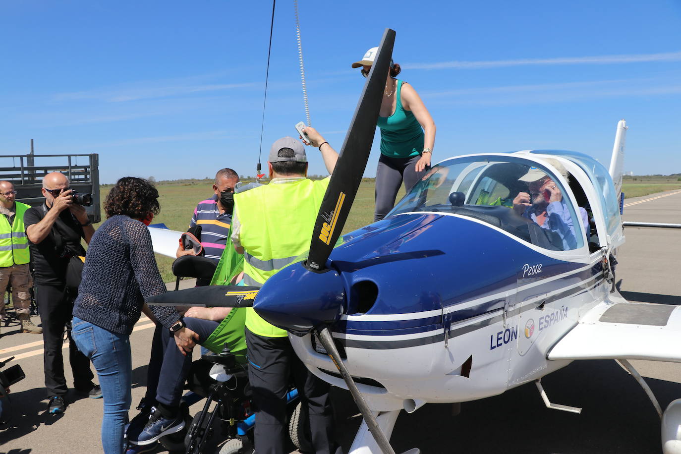 V Jornada de Vuelo Adaptado para usuarios del CRE de San Andrés del Rabanedo 