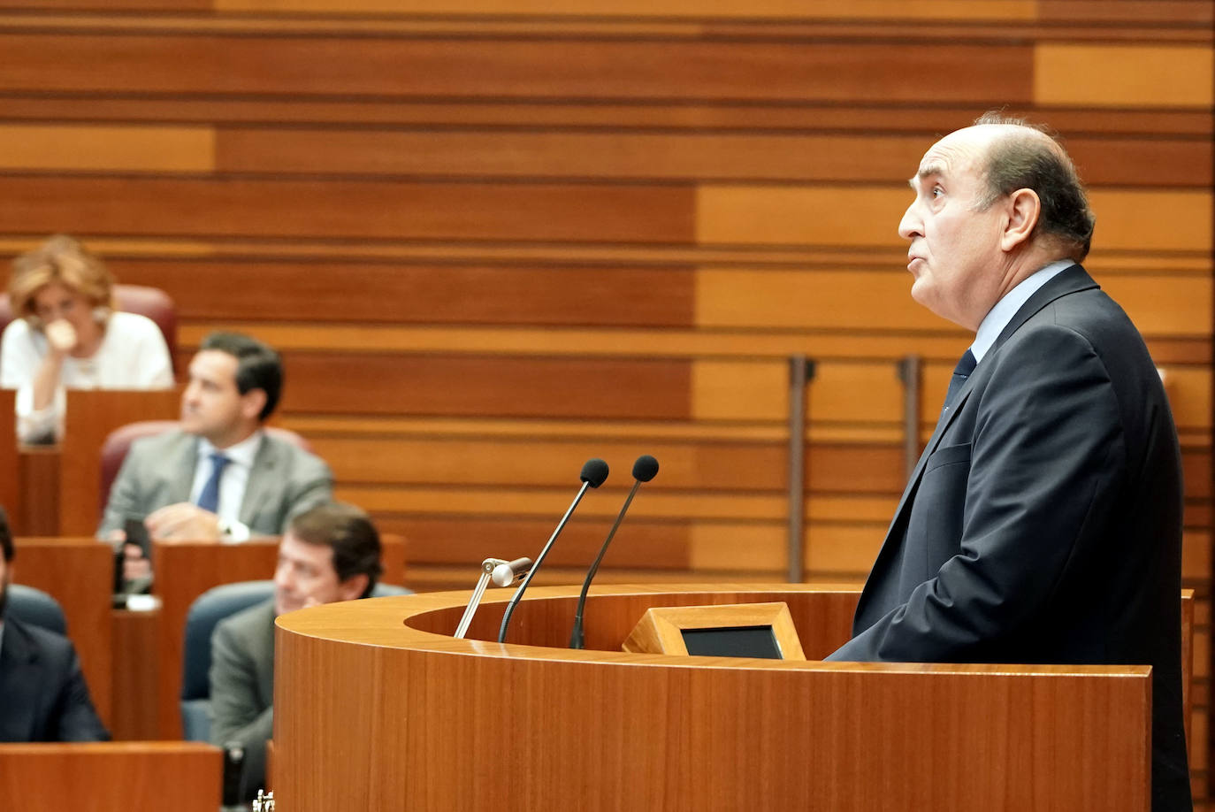 El Procurador del Común, Tomás Quintana, presenta el Informe Anual correspondiente al año 2021 en un pleno monográfico de las Cortes de Castilla y León