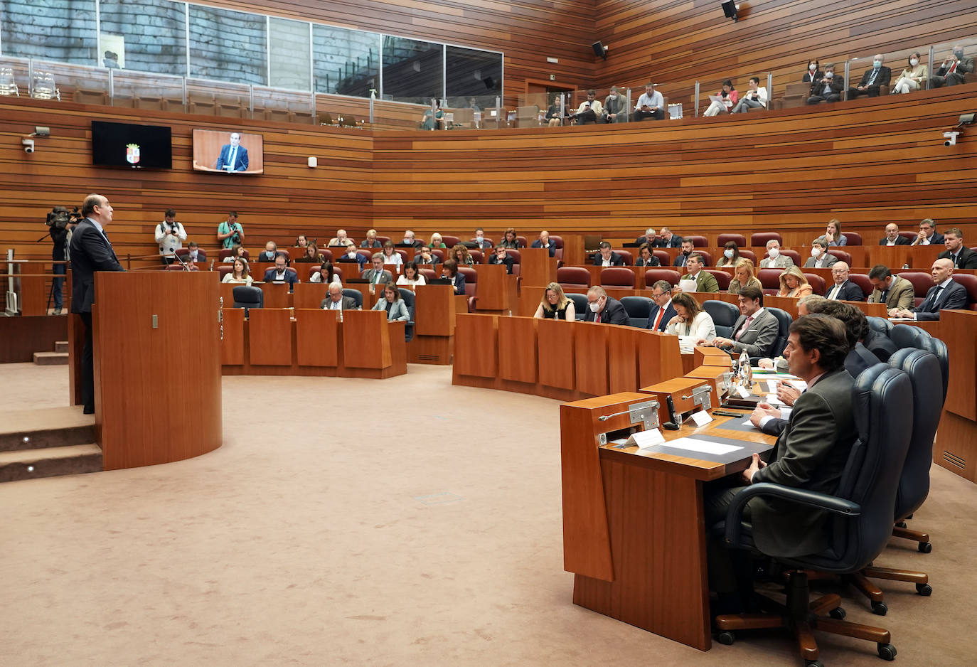 El Procurador del Común, Tomás Quintana, presenta el Informe Anual correspondiente al año 2021 en un pleno monográfico de las Cortes de Castilla y León