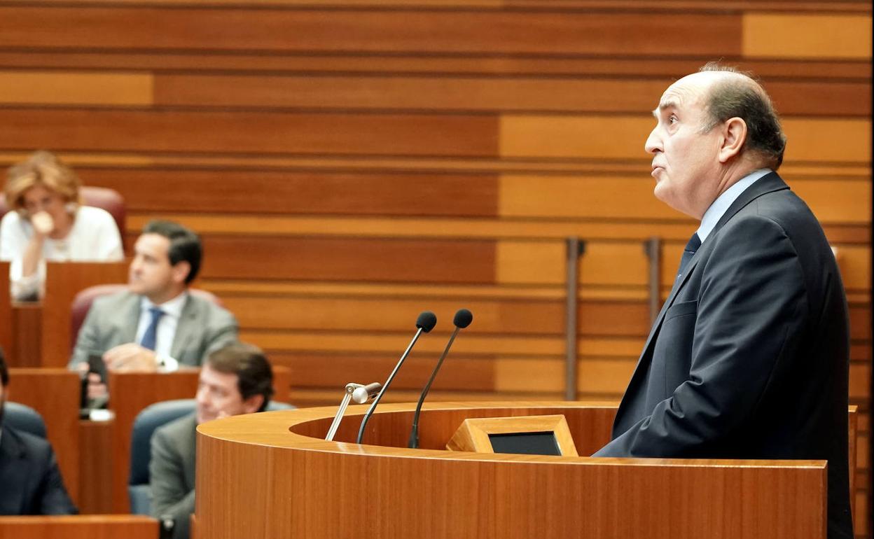 El Procurador del Común, Tomás Quintana, presenta el Informe Anual correspondiente al año 2021 en un pleno monográfico de las Cortes de Castilla y León