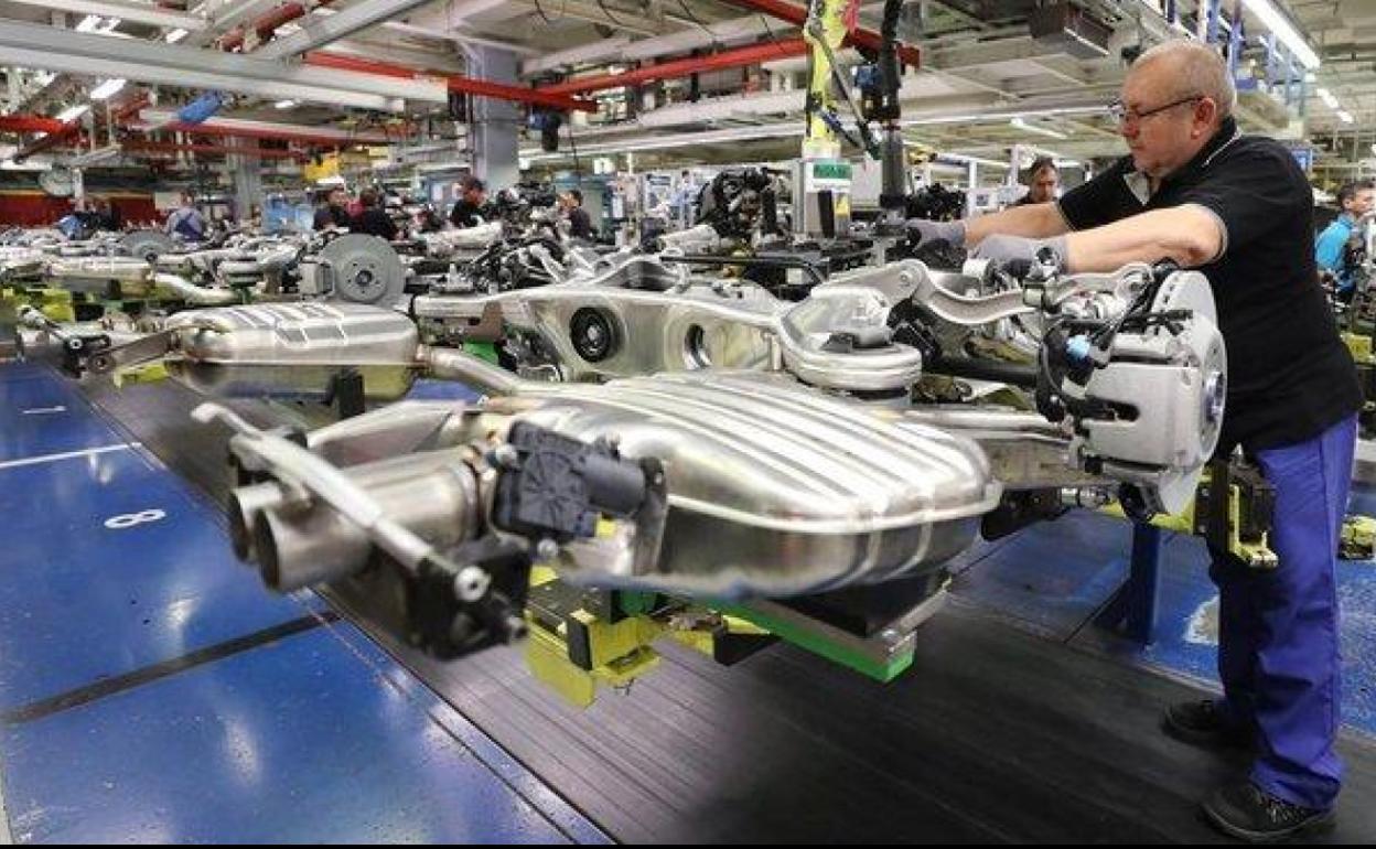 La industria es el único sector que crece en productividad respecto al año prepandemia, un 11,7%, con 80.811 euros por ocupado