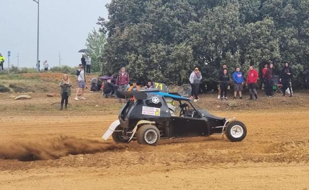 Uno de los coches durante la competición. 