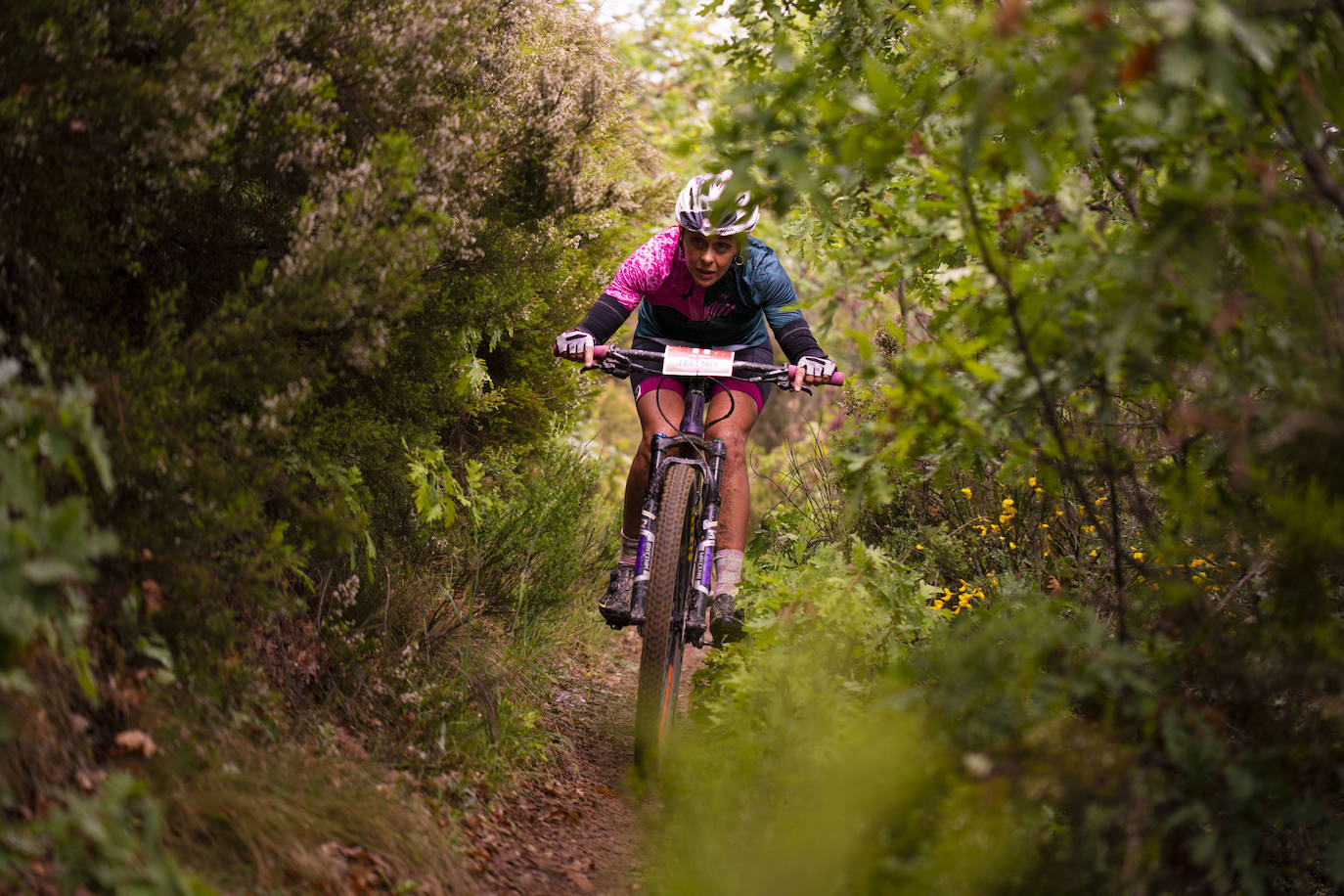 Roberto Fernández y Elisabet Thomas se coronaron como campeones de la Vuelta a León BTT.