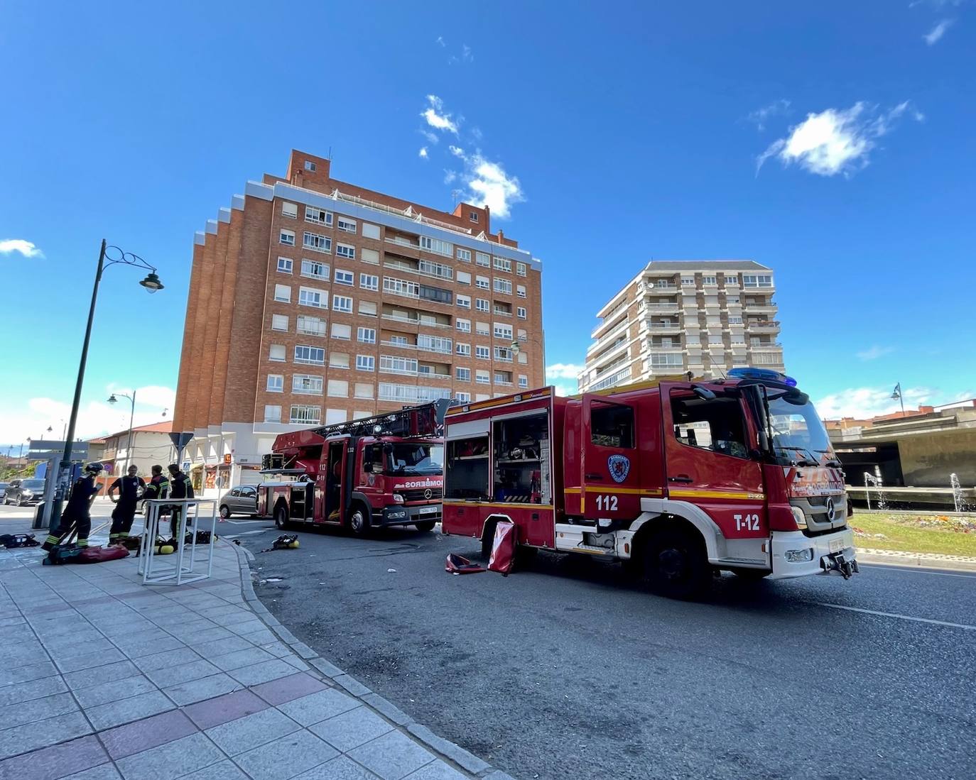 El Cuerpo Municipal de Bomberos de León se desplazaron hasta la vivienda situada en la Avenida San Andrés de la capital.