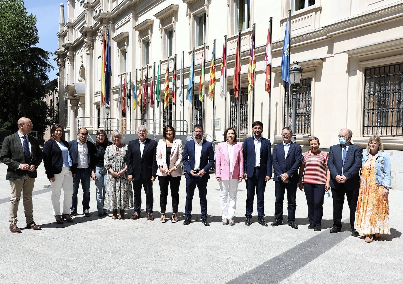 El secretario autonómico de los socialistas en Castilla y León se reúne con los senadores 