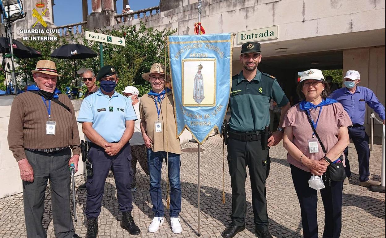 Grupo de leoneses que partieron hasta Fátima en esta peregrinación que congregó a cientos de miles de personas.