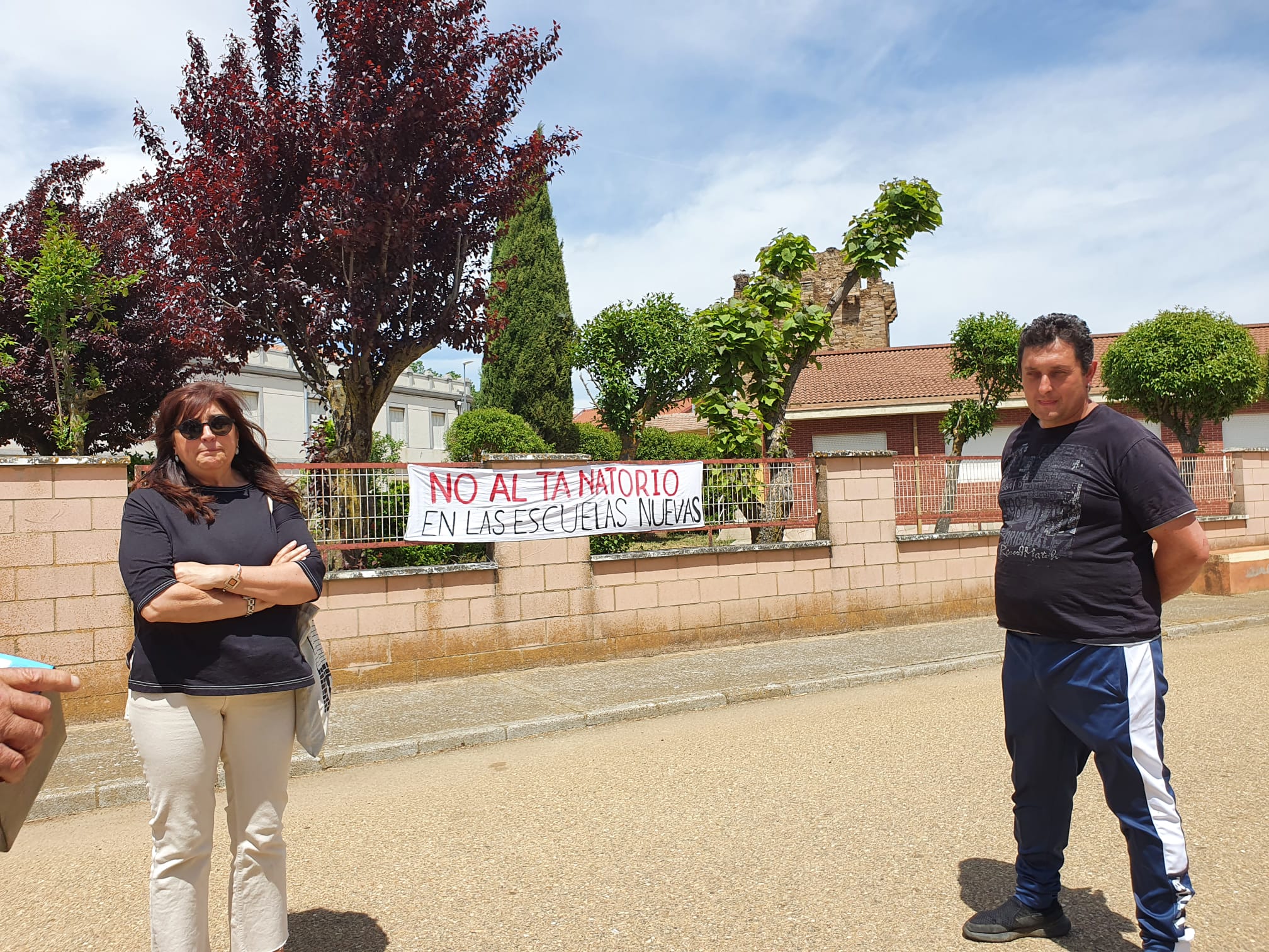 La localidad leonesa de Quintana del Marco puede cambiar su escuela por un tanatorio.