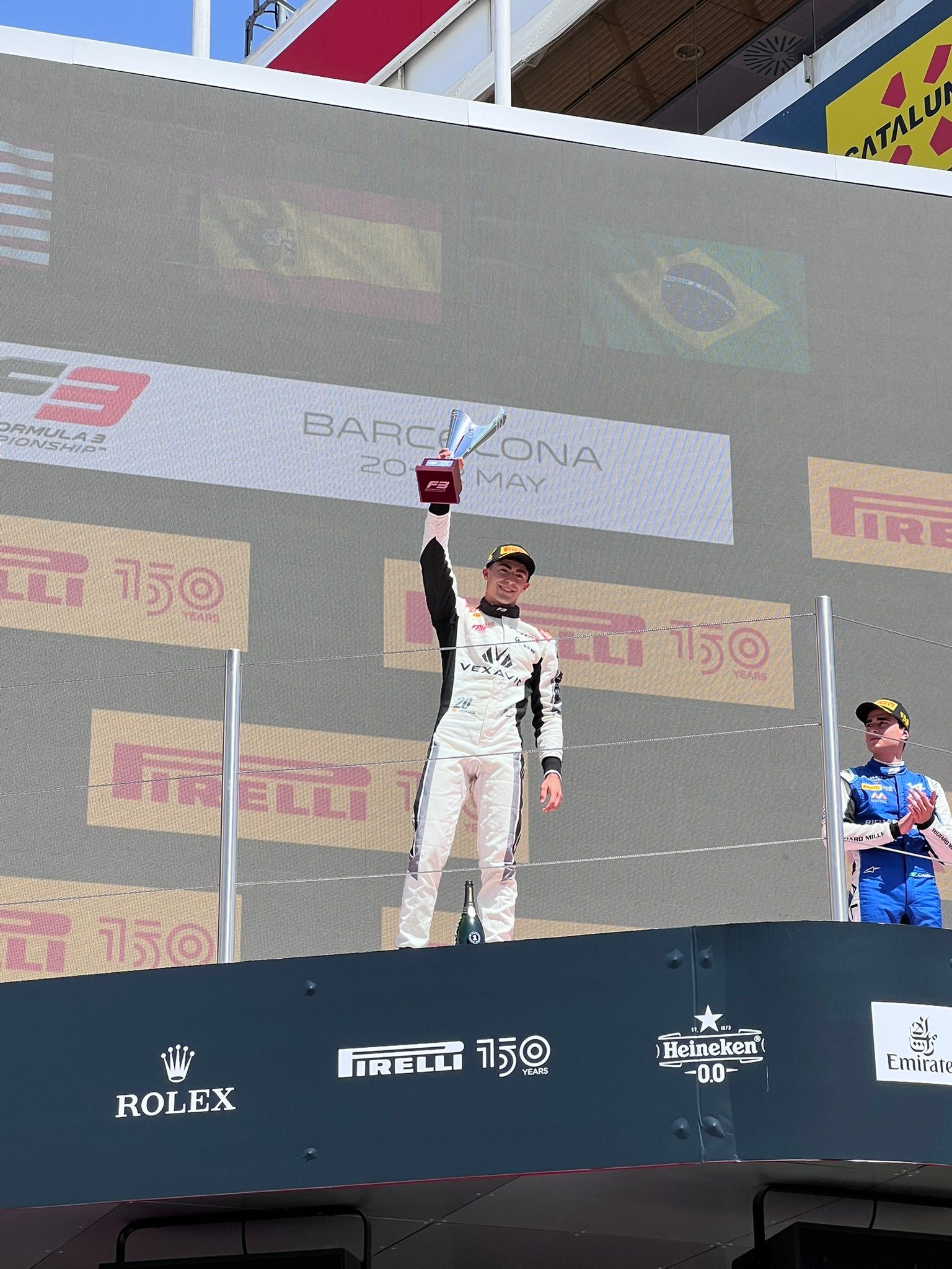 El leonés vence en la carrera sprint del GP de España en Montmeló (Barcelona) y logra su primer triunfo en la categoría en el tercer fin de semana de competición