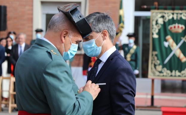 Galería. Imposición de medallas al mérito en la Guardia Civil.