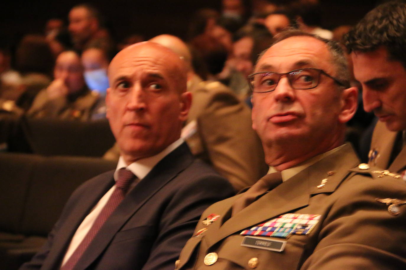 Los instrumentos con los que combaten las Fuerzas Armadas. La Unidad de Música del Cuartel General de la División «San Marcial» abre las celebraciones del Día de las Fuerzas Armadas con un concierto en el Auditorio de León. 