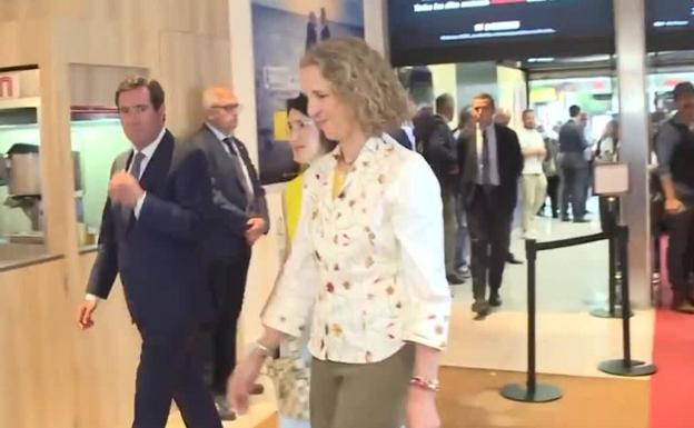 La infanta Elena se va de estreno después de la marcha de Juan Carlos I a Abu Dabi