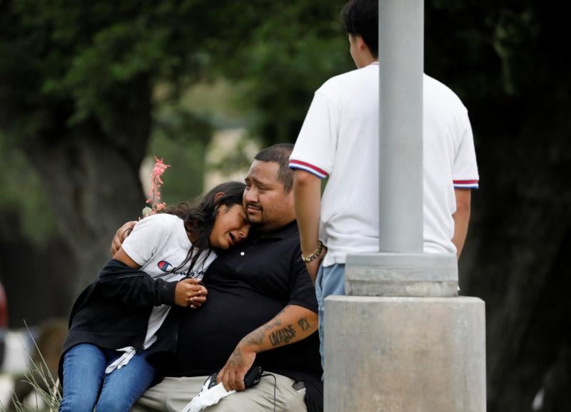 Las familias no podían contener las lágrimas cuando se conocía la identidad de las víctimas.