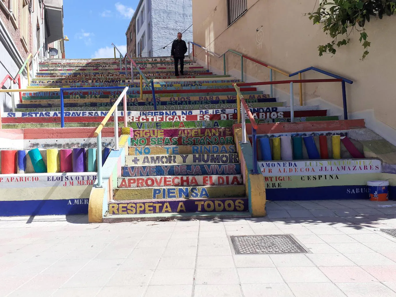 La escalera de colores de Álvaro López Nuñez renueva su imagen