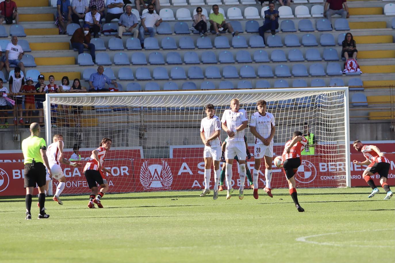 La Cultural ha disputado la última jornada ante la UD Logroñés sin nada en juego para los de Curro Torres.