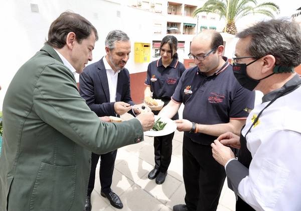 El presidente de la Junta de Castilla y León, en Jaén apoyando la candidatura popular. 