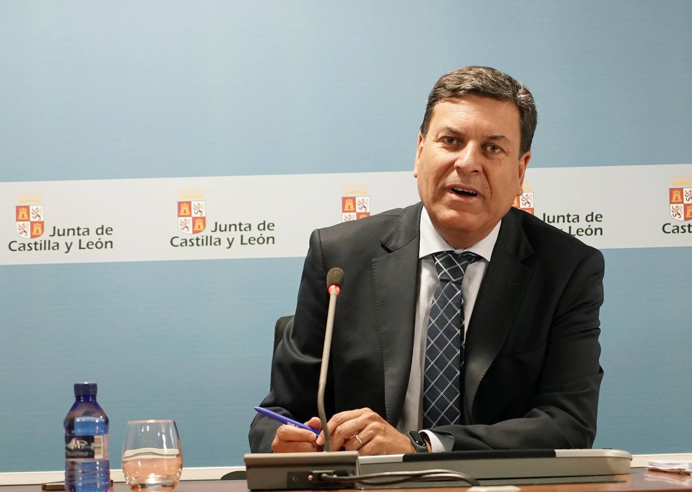 El consejero de Economía y Hacienda, Carlos Fernández Carriedo, presenta las deducciones autonómicas del IRPF en Castilla y León y la campaña de ayuda a la Declaración de la Renta 2021 en el medio rural.