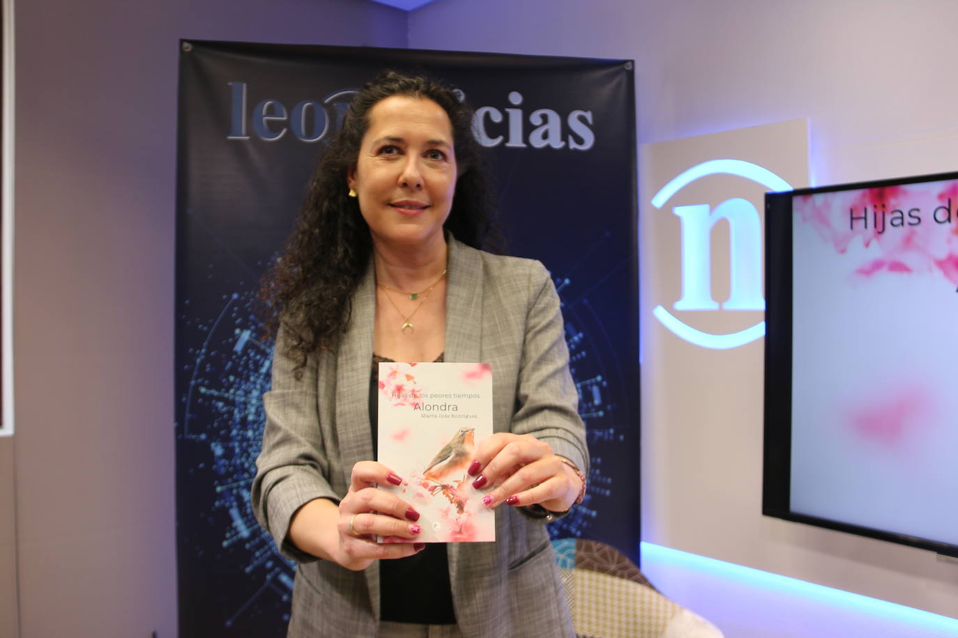 Una alondra leonesa se cuela en las librerías