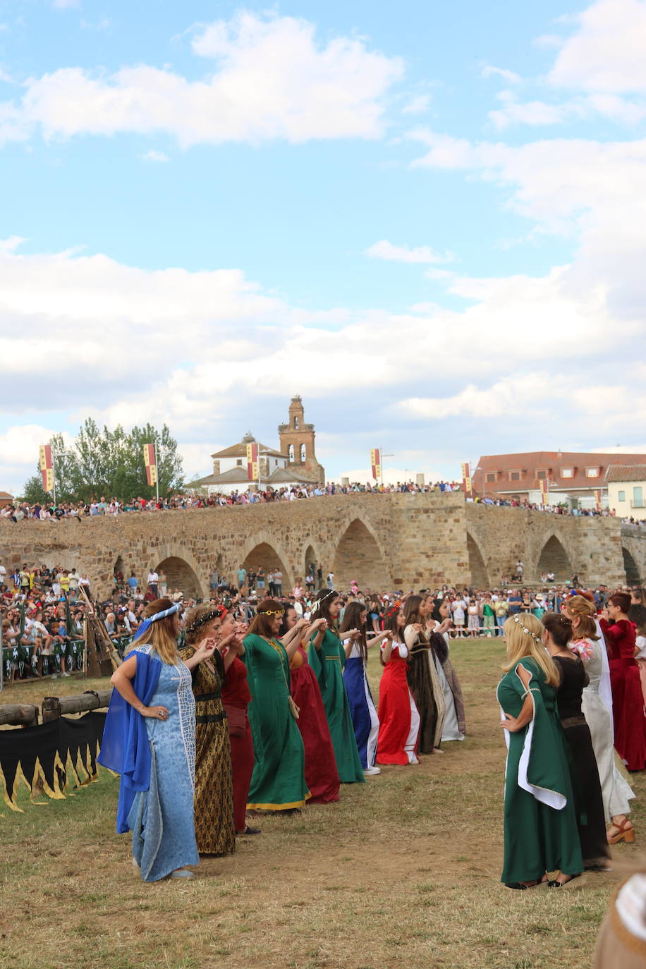 El palenque volvió a cobrar vida y se empapó de caballeros dispuestos a dar batalla ante el Passo Honroso de Hospital de Órbigo.