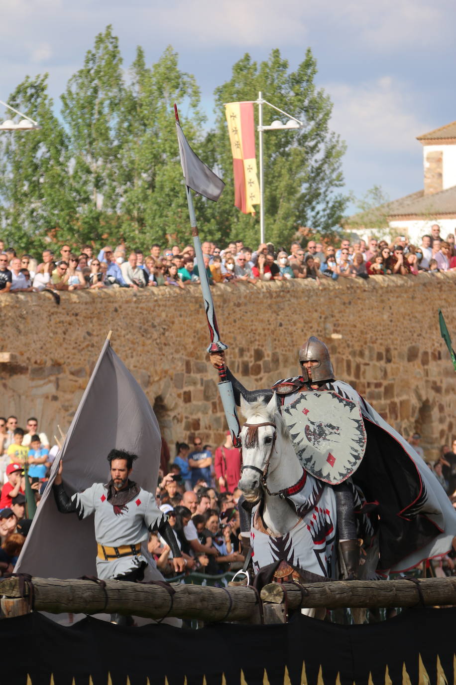 El palenque volvió a cobrar vida y se empapó de caballeros dispuestos a dar batalla ante el Passo Honroso de Hospital de Órbigo.