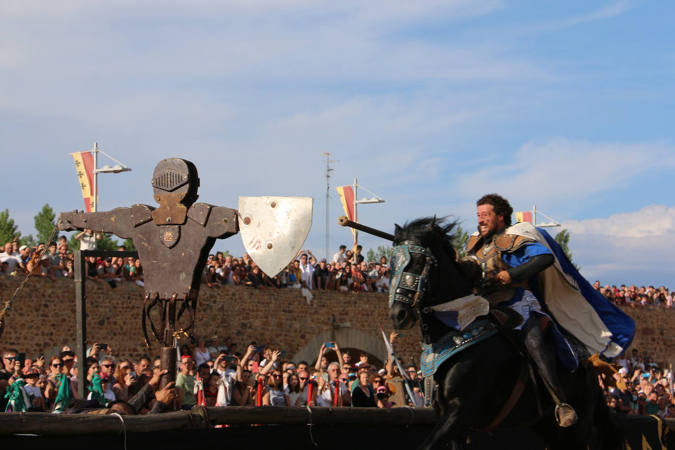 El palenque volvió a cobrar vida y se empapó de caballeros dispuestos a dar batalla ante el Passo Honroso de Hospital de Órbigo.