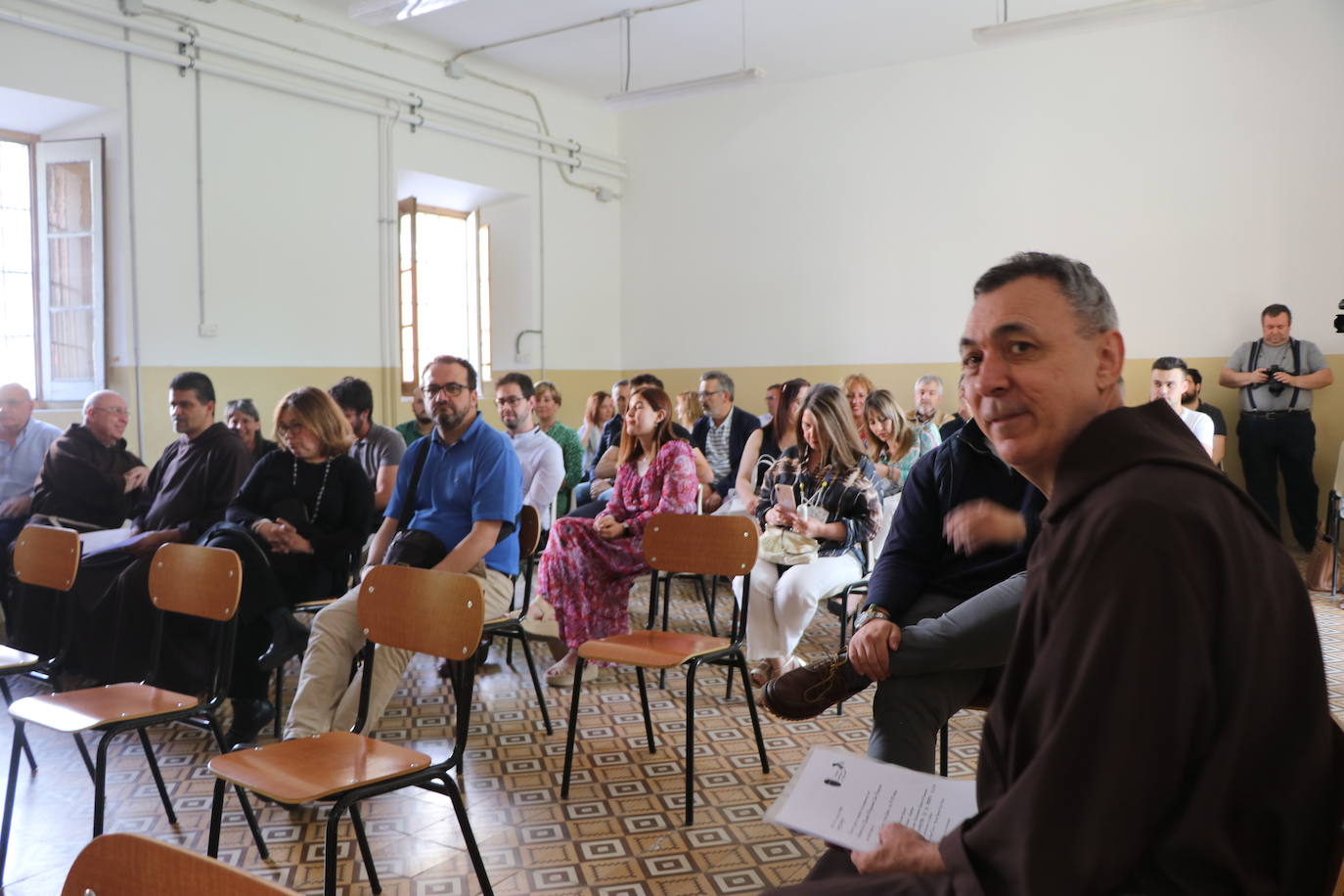 Imágenes de la presentación de la reforma en la Escuela San Francisco de León.