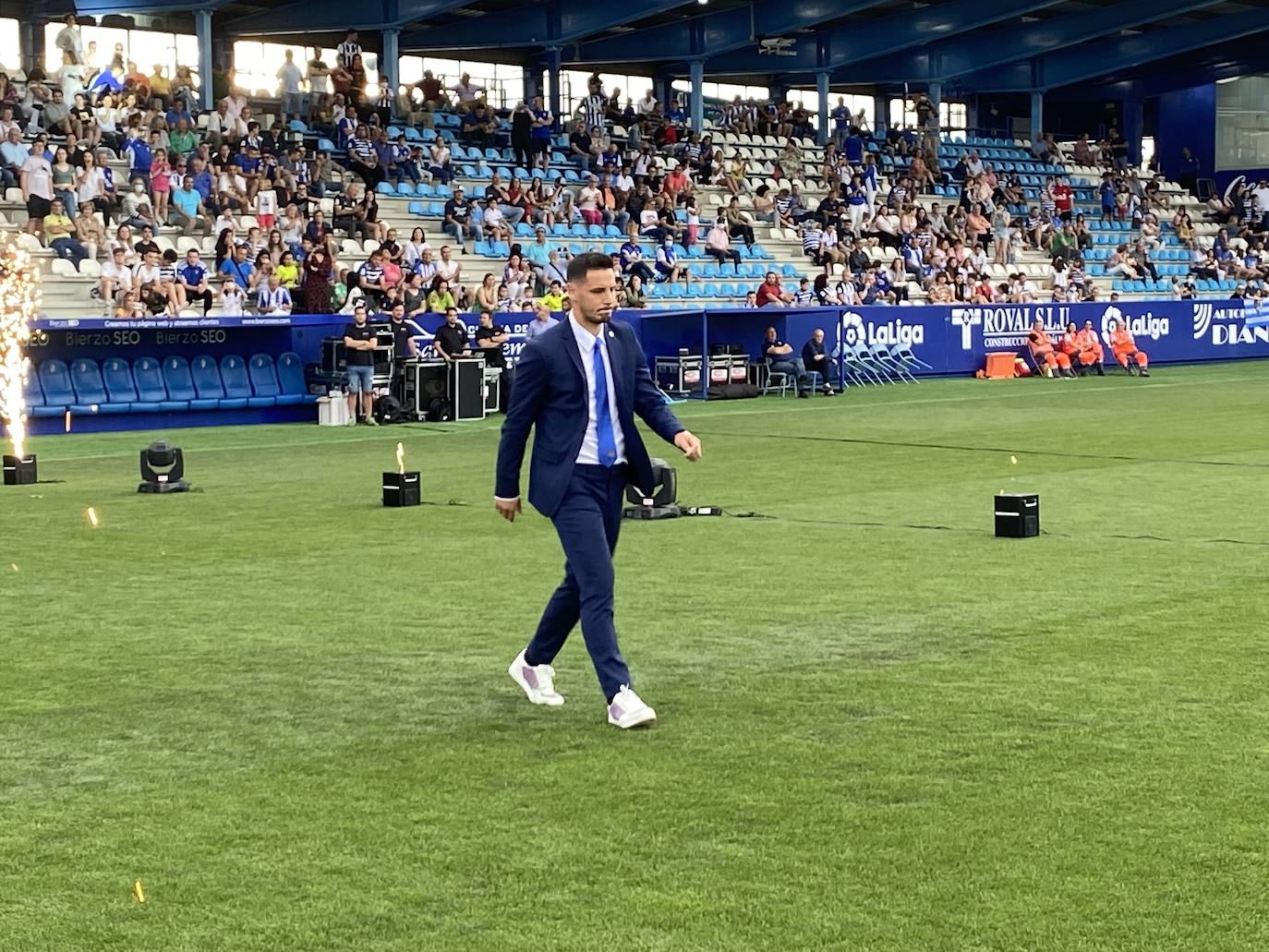 La SD Ponferradina celebra una gran fiesta en el estadio de El Toralín para conmemorar sus cien años de vida. 