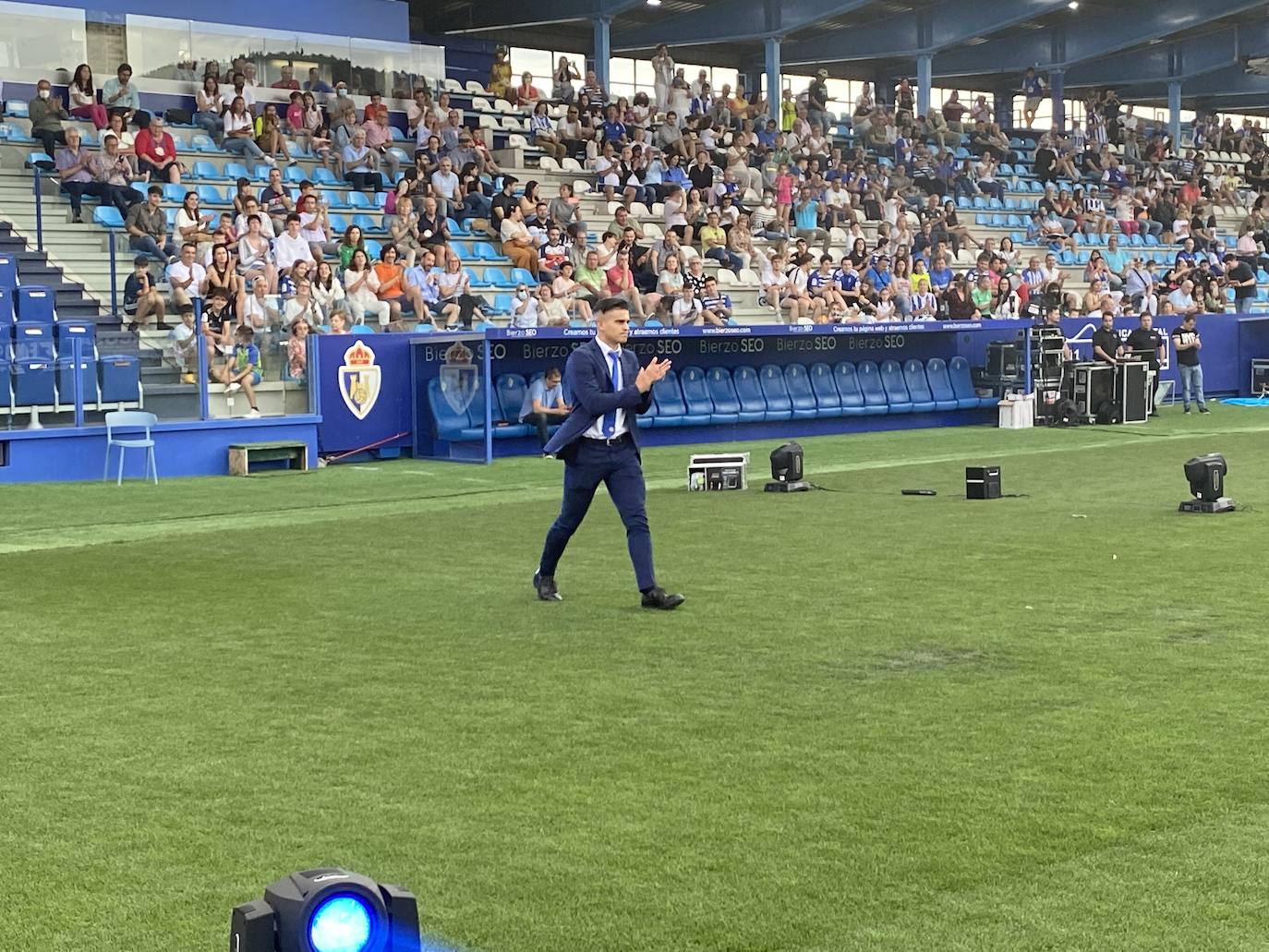 La SD Ponferradina celebra una gran fiesta en el estadio de El Toralín para conmemorar sus cien años de vida. 