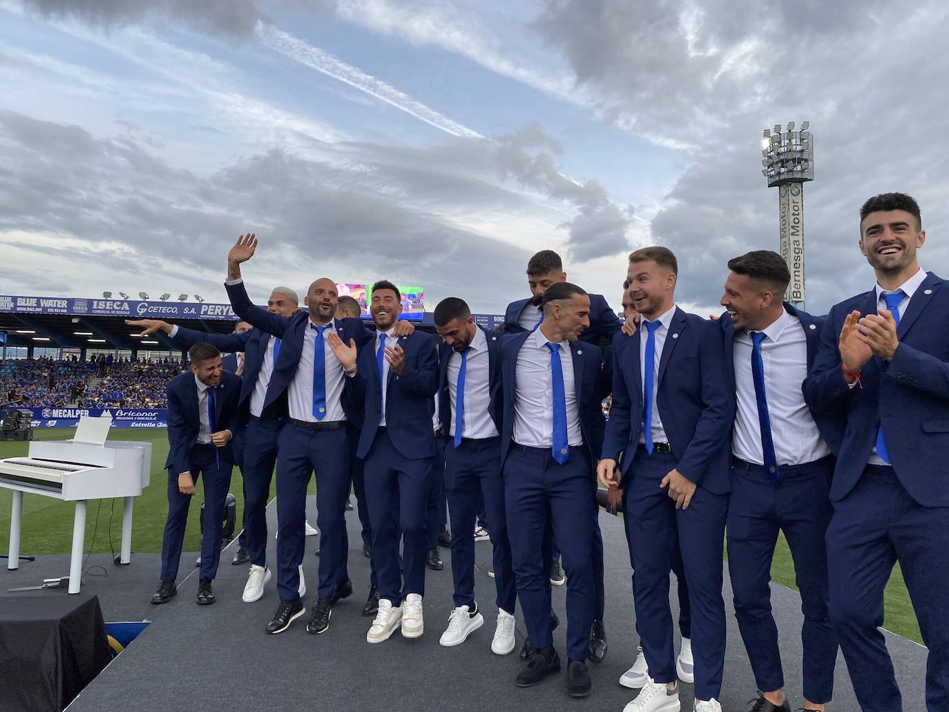 La SD Ponferradina celebra una gran fiesta en el estadio de El Toralín para conmemorar sus cien años de vida. 