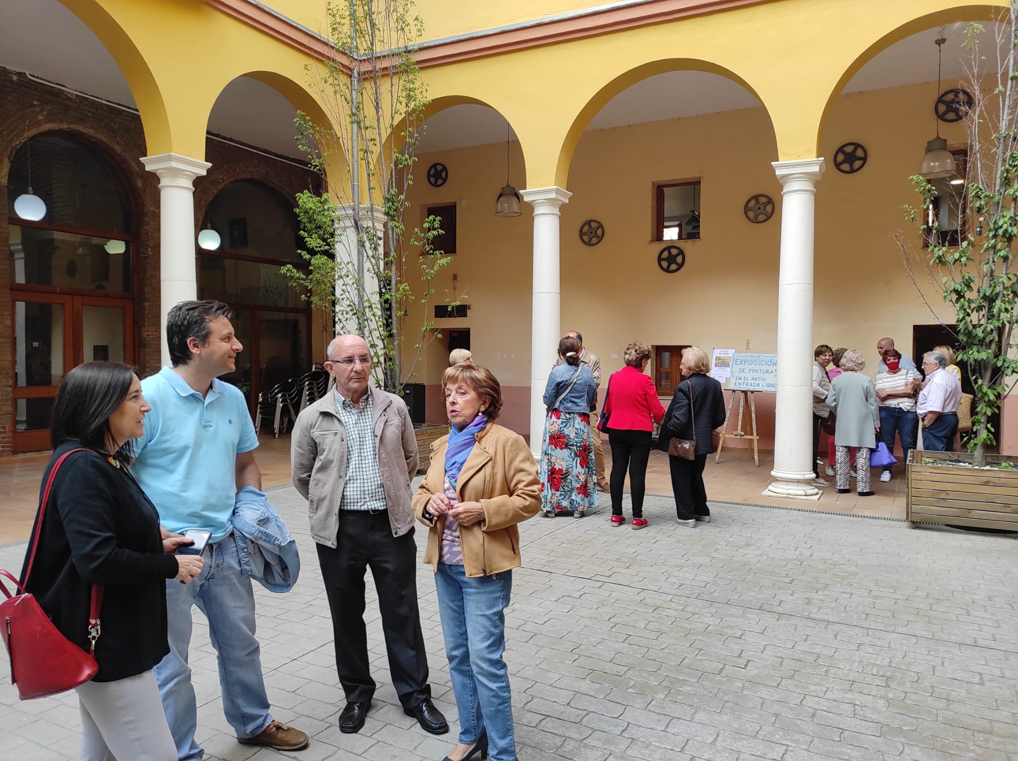 Los alumnos de la Escuela de Pintura del Recreo exponen en el Patio de su sede social en San Marcelo