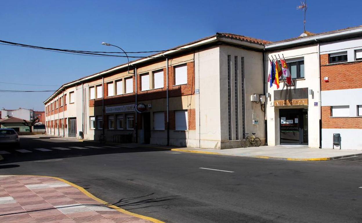 Centro Cívico Magdalena Segurado de Santa María del Páramo, que acoge estos cursos.