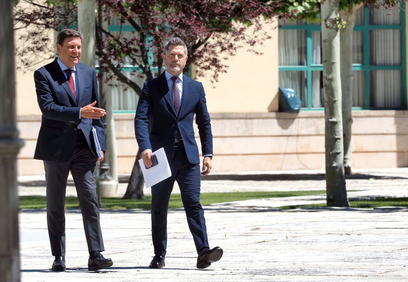 El consejero de Economía y Hacienda y portavoz, Carlos Fernández Carriedo, comparece en rueda de prensa posterior al Consejo de Gobierno.