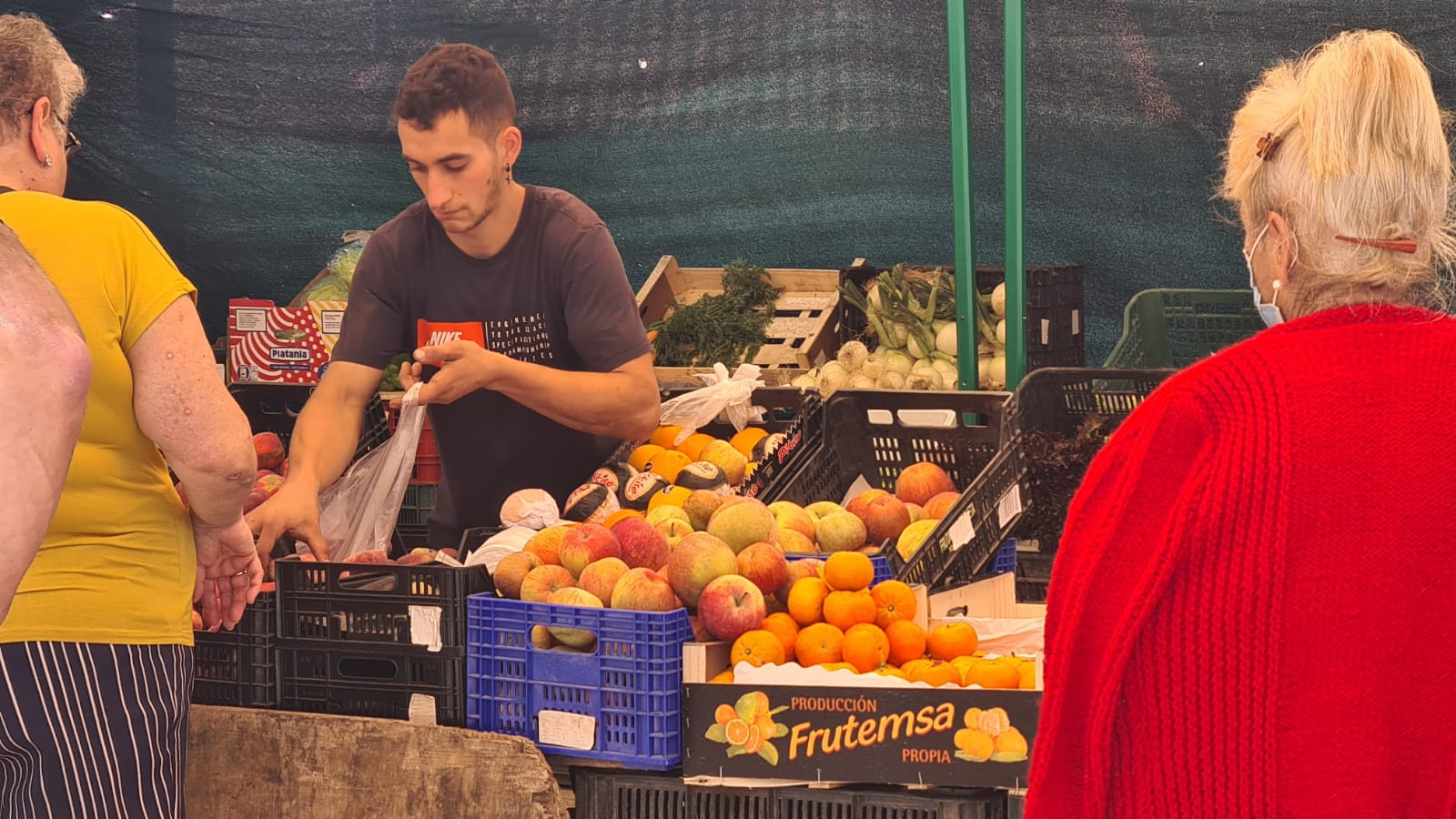 Fotos: El mercado de los jueves de Riello