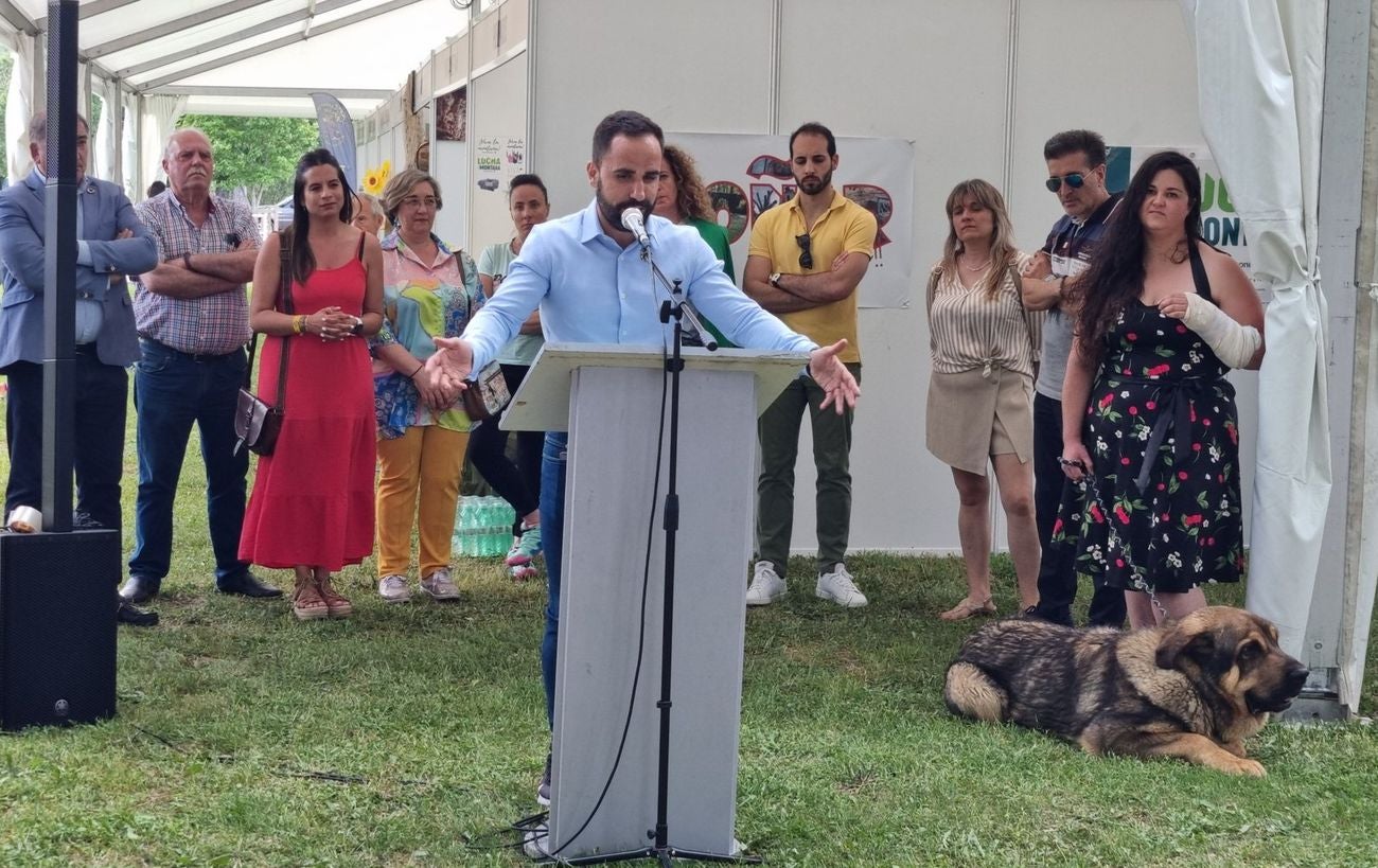 Boñar muestra lo mejor de la montaña leonesa en la 'IV Feria de la Montaña'. La Feria de la Montaña Leonesa vive su puesta de largo en una edición con tresjornadas y El Soto de Boñar como escenario. Los visitantes podrán disfrutar de una veintena de actividades y 17 expositores. 