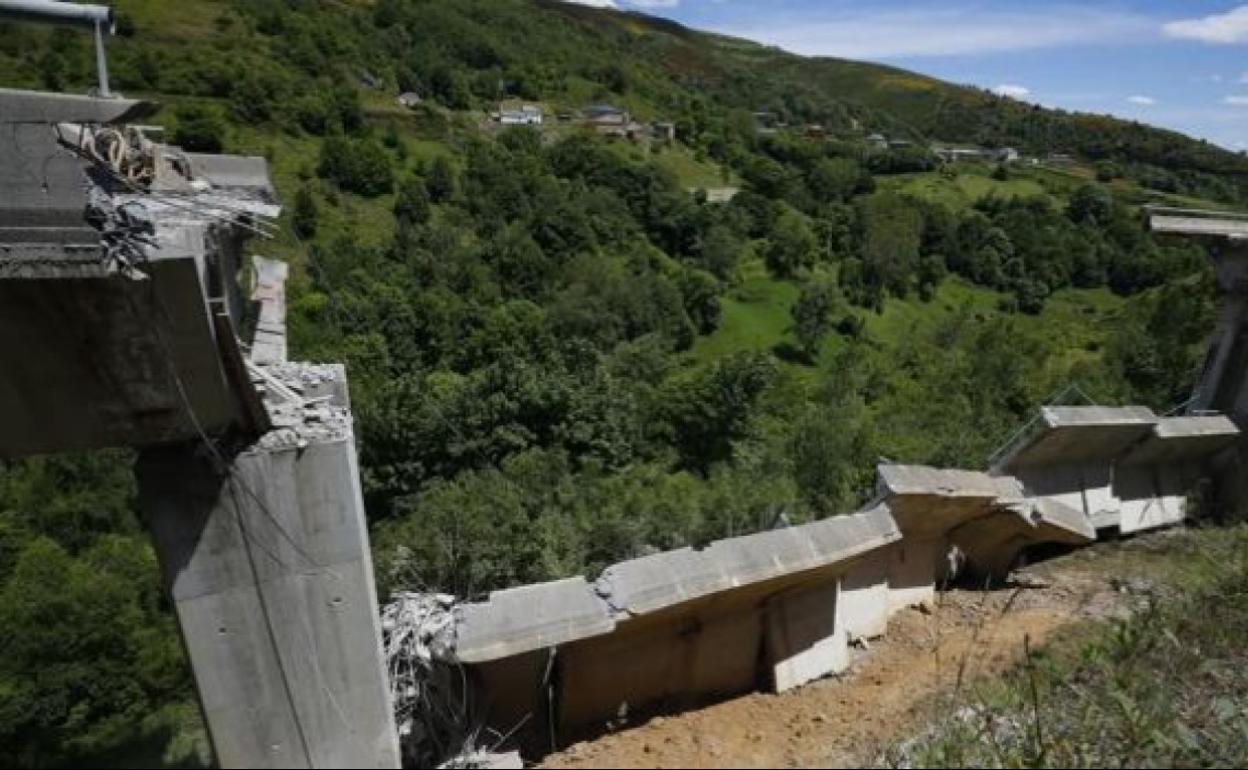 Derrumbe del viaducto de la A-6. 