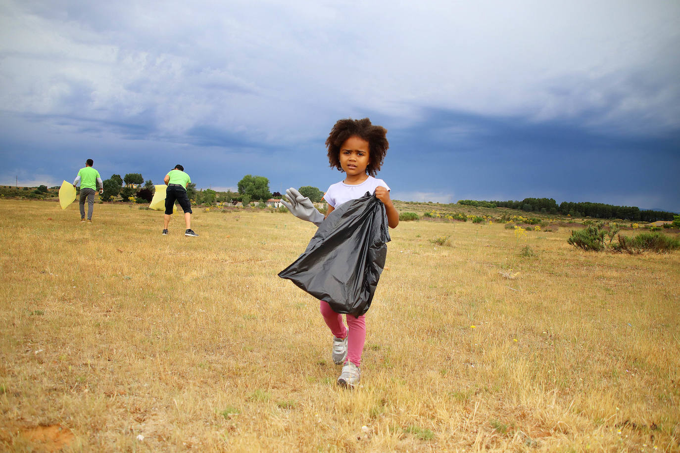 La alcaldesa de San Andrés del Rabanedo, Camino Cabañas, y el concejal de Medio Ambiente, Manuel Ángel García Aller se suman a la campaña.