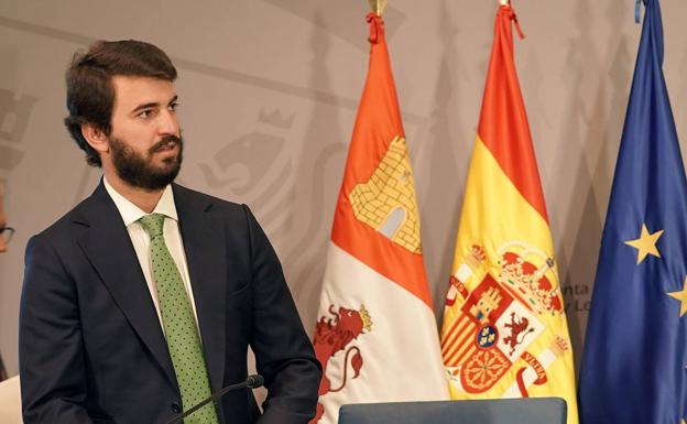 Galería. El vicepresidente de la Junta de Castilla y León, Juan García-Gallardo, y el consejero de Industria, Comercio y Empleo, Mariano Veganzones, comparecen en relación con la acción del Gobierno.