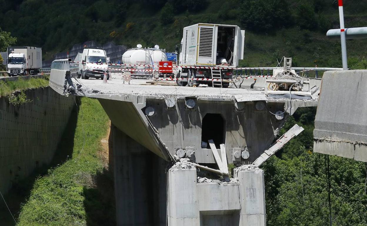 Imagen de la fractura en la A-6 que une el Bierzo y Galicia. 