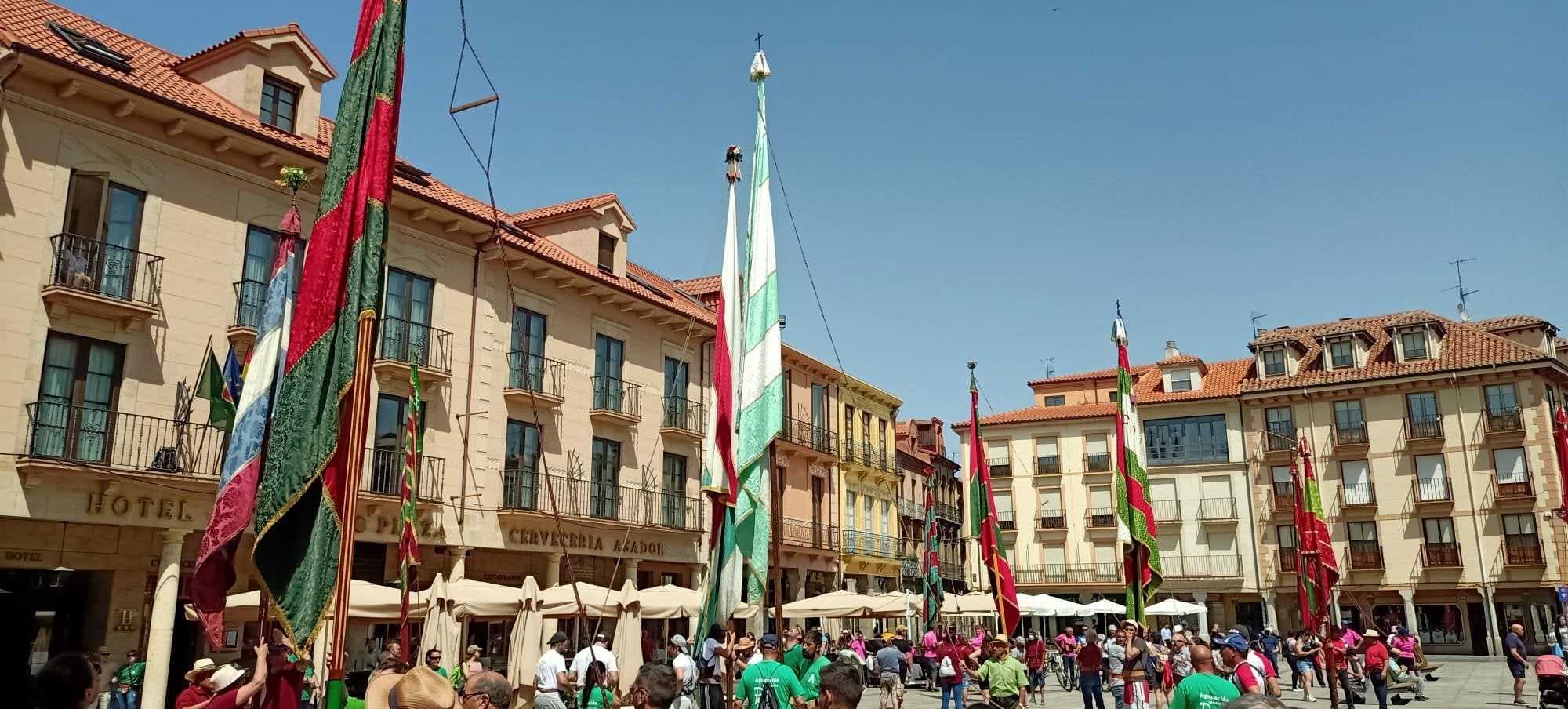 La iniciativa 'Pendones concejiles en los Caminos de Santiago del viejo Reino de León' 