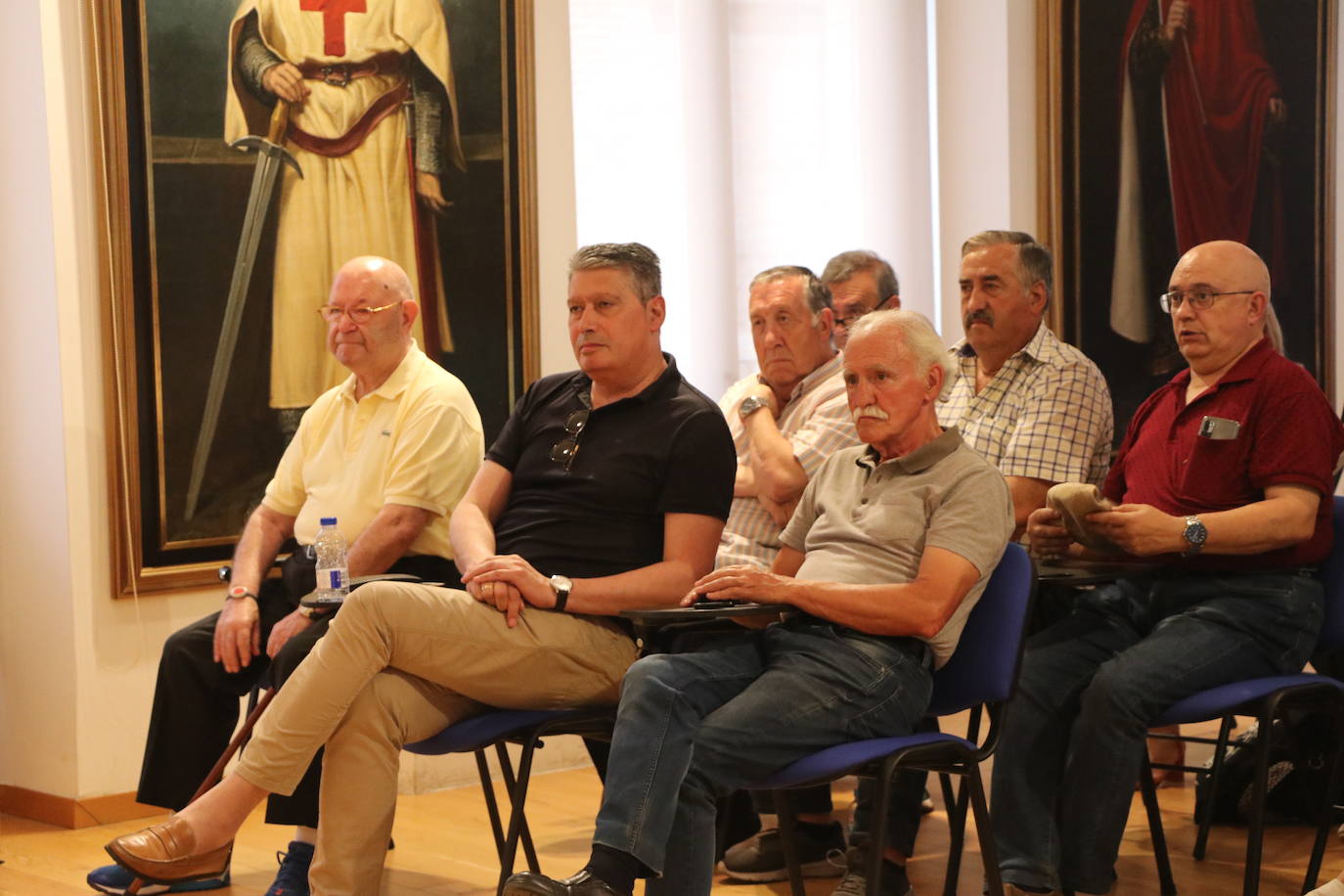 Los representantes han analizado cuál es la situación actual del futuro leonés después de la segunda manifestación multitudinaria en la que se reivindicaba un futuro para la provincia. 