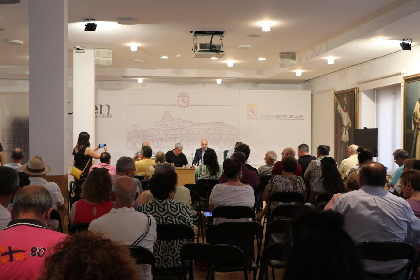 Los representantes han analizado cuál es la situación actual del futuro leonés después de la segunda manifestación multitudinaria en la que se reivindicaba un futuro para la provincia. 