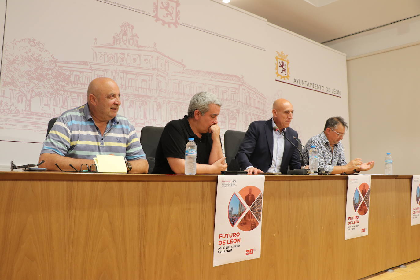 Los representantes han analizado cuál es la situación actual del futuro leonés después de la segunda manifestación multitudinaria en la que se reivindicaba un futuro para la provincia. 