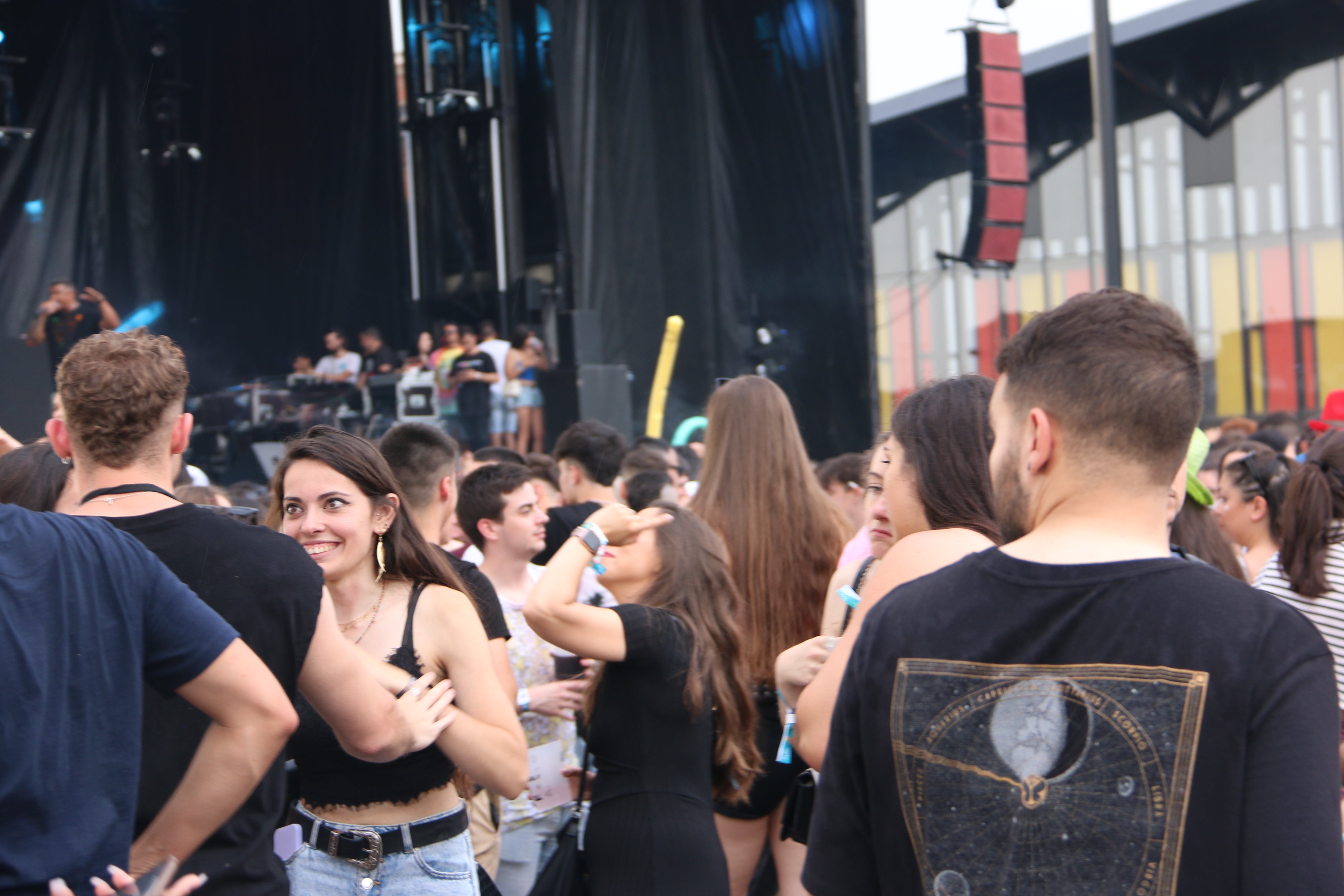 El Monoloco Fest acoge una segunda edición con casi 8.000 jóvenes congregados en el Palacio de exposiciones de León. 