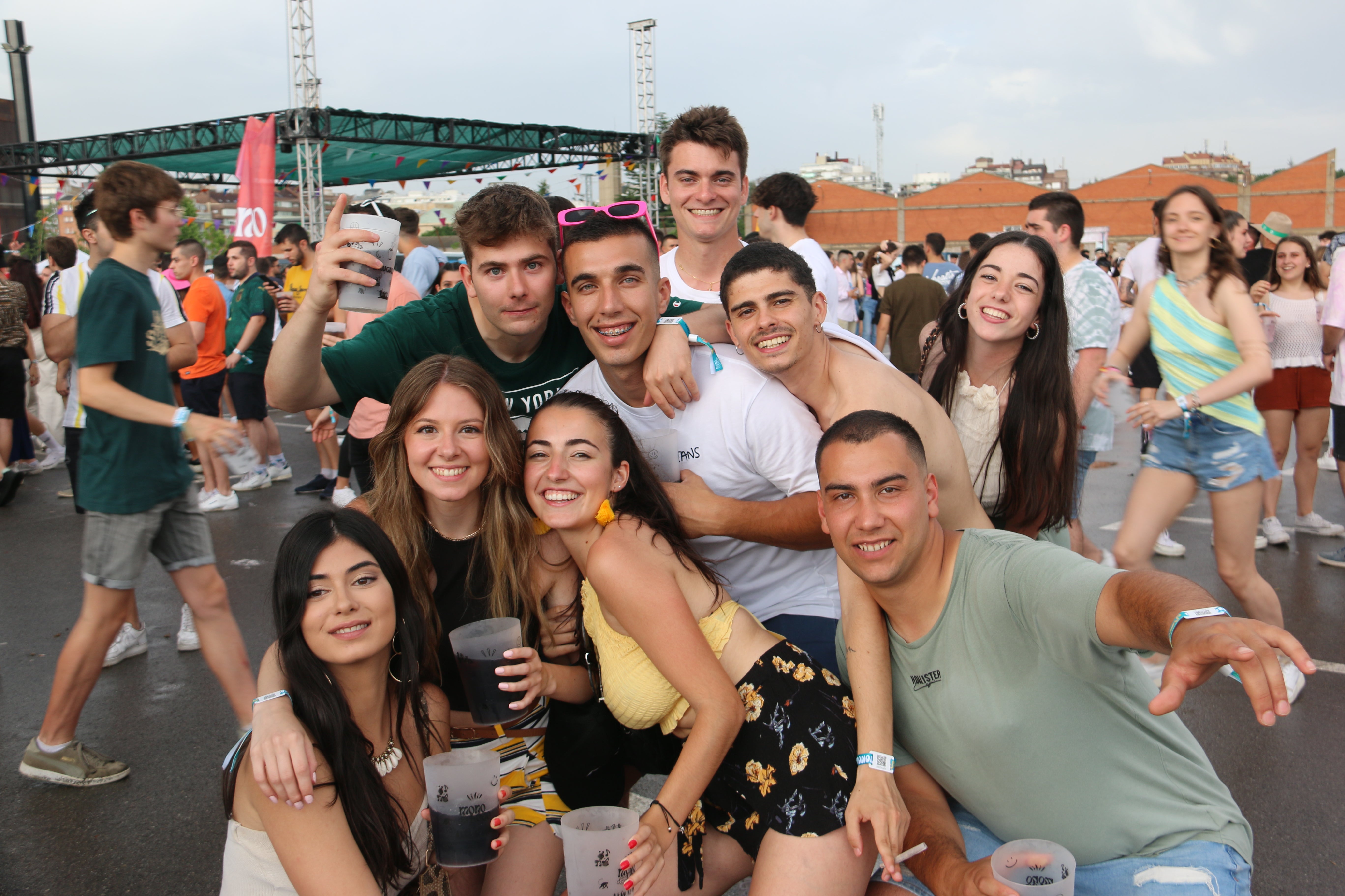 El Monoloco Fest acoge una segunda edición con casi 8.000 jóvenes congregados en el Palacio de exposiciones de León. 