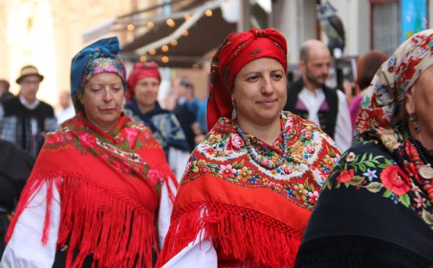 Galería. Las vestimentas tradicionales tuvieron su protagonismo.