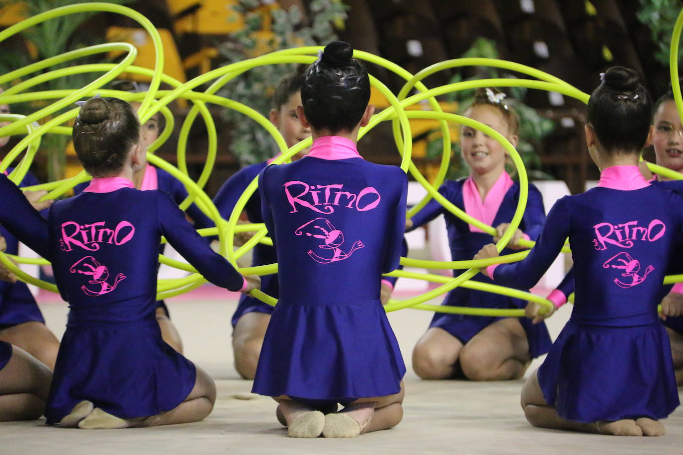 En torno a 150 gimnastas del club leonés se dan cita en el evento con el que se cierra el curso en el Palacio de los Deportes de León con exhibiciones y distintos ejercicios