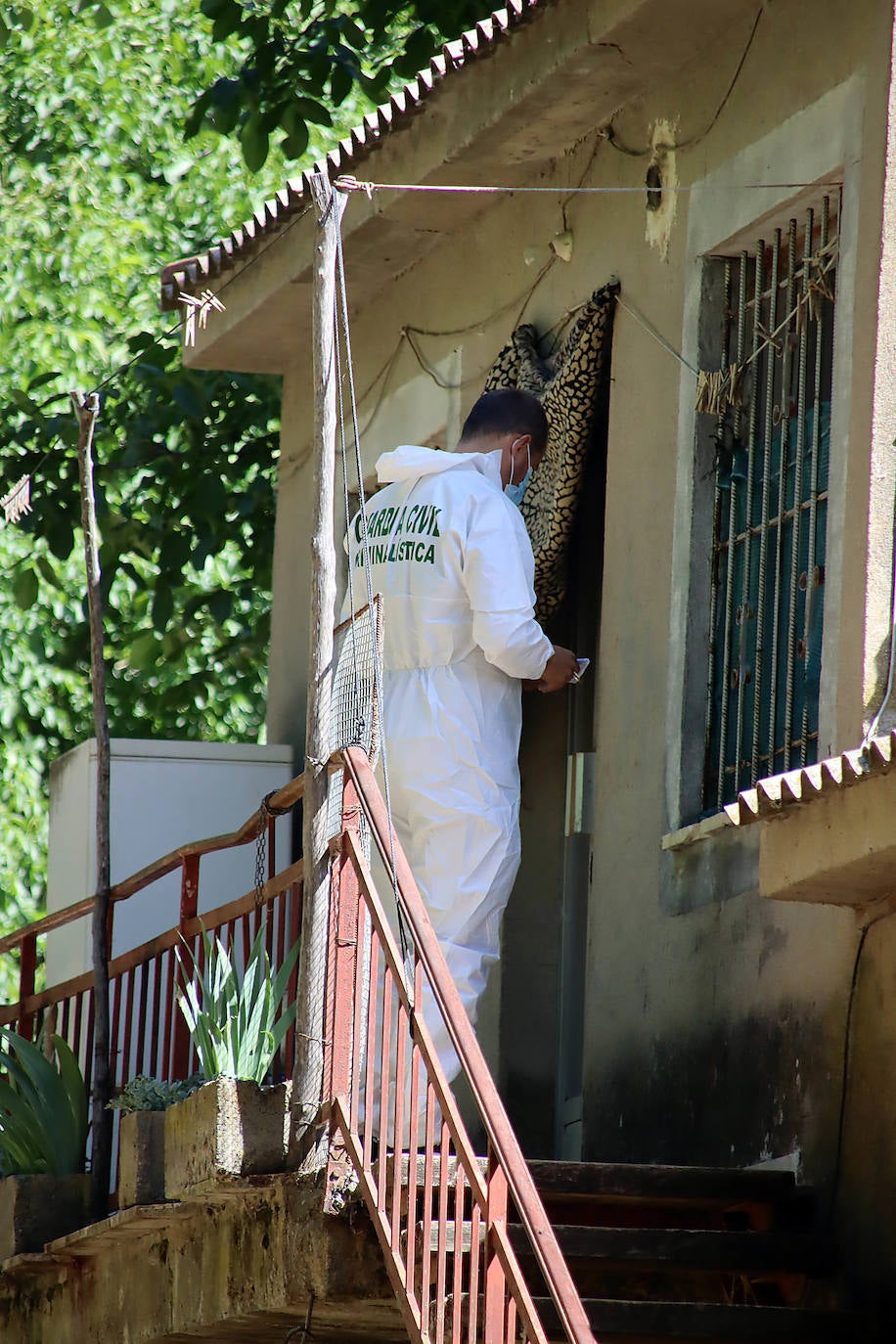 La Guardia Civil investiga en el domicilio de Villagarcía de la Vega en León donde tuvieron lugar los hechos