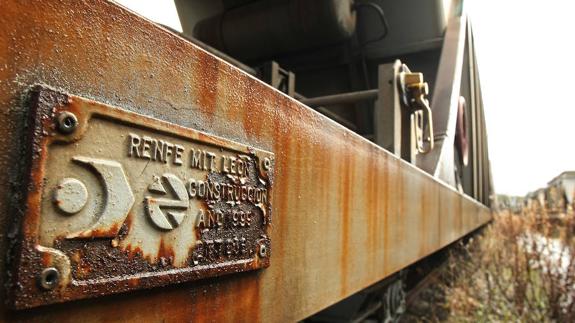 Vagones en la estación ferroviaria de Cubillos del Sil. 