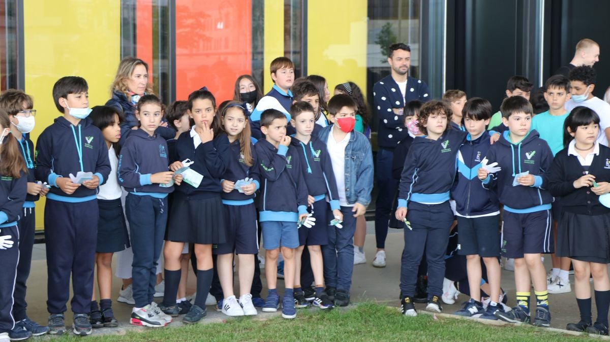 Centenares de alumnos de Carmelitas Sagrado Corazón, Carmelitas Nuestra Señora del Carmen, Discípulas y Divina Pastora participan en la adhesión de sus centros al Pacto Educativo Global