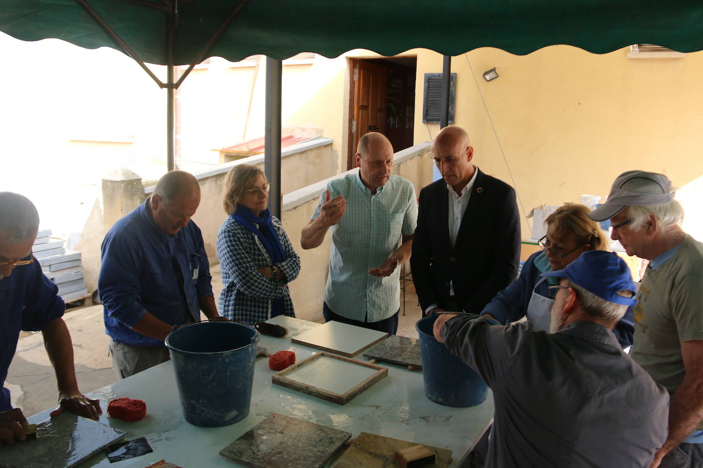 Este curso se ofertan 13 especialidades entre el 20 de junio y el 5 de agosto |Como novedad, dos profesores de la extinta escuela de restauración de Venecia imparten dos cursos de color y de estuco de mármol.